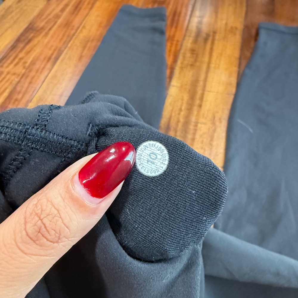 Lululemon Train High Rise 28” - Picture 3 of 3